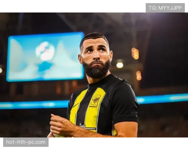 本泽马如何通过牵制与策应创造隐形进攻价值